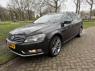 uszkodzony samochody osobowe Volkswagen Passat  2010/1