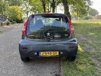 Peugeot 107  picture 4