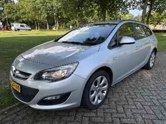 skadebil auto Opel Astra SPORTS TOURER 2013/1