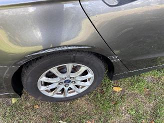 Ford Mondeo  picture 14