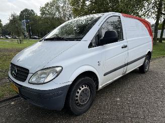 krockskadad bil bedrijf Mercedes Vito  2008/1