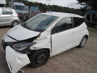 Vrakbiler auto Toyota Aygo 1.0 X - 5 Drs 2016/5