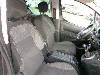 Peugeot Partner Tepee 1.2 Tepee Active picture 21