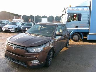 Damaged car Ssang yong Tivoli 1.6 Automaat XLV 2016/1
