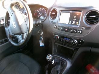 Hyundai I-10 1.0 Sky picture 24