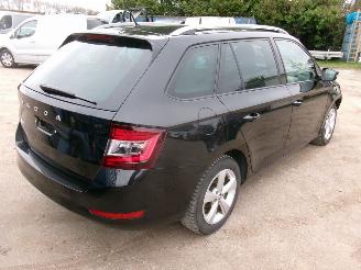 Skoda Fabia 1.0 Break Style picture 4