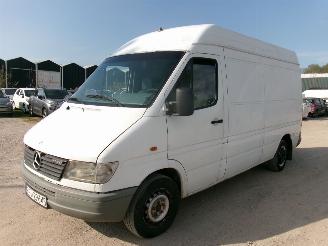 krockskadad bil bedrijf Mercedes Sprinter 312 Lang / Hoog 1997/10