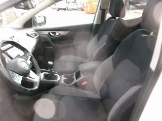 Nissan Qashqai 1.2 LE Sport - N-Connect picture 20