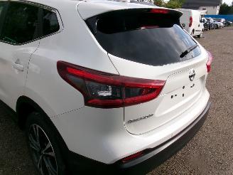 Nissan Qashqai 1.2 LE Sport - N-Connect picture 18