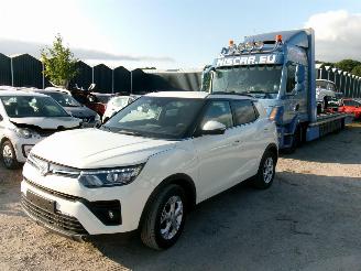 uszkodzony samochody osobowe Ssang yong Tivoli 1.5 Comfort - Automatic 2022/12