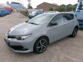 Toyota Auris 1.2 Style 5 Drs HB picture 2