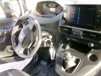 Peugeot Partner 1.5 D Pro Bestelwagen picture 22