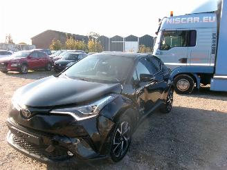 Damaged car Toyota C-HR 1.2 C-Hic 2017/2