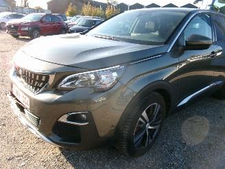 Peugeot 3008 1.2 Allure picture 6