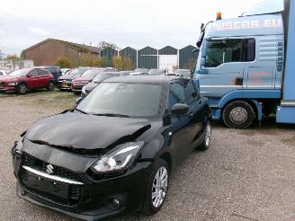 Damaged car Suzuki Swift 1.2 Comfort Hybride 2021/9