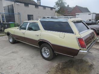 Oldsmobile Cutlass Vista Cruiser - Wagon V8 - Two Tone picture 4