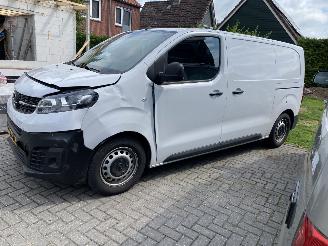 Opel Vivaro Automaat 2.0 BlueHDi 145 S&S WB328 picture 3