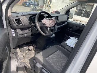 Opel Vivaro Automaat 2.0 BlueHDi 145 S&S WB328 picture 18