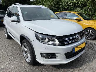Volkswagen Tiguan 4Motion 1.4 TSi Sport&Style R-line Edition.pano/leer picture 5