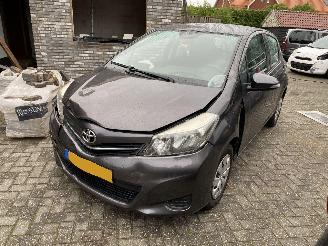 Toyota Yaris Aspiration 1.0 VVT-I5Drs Navi Clima Camera picture 3