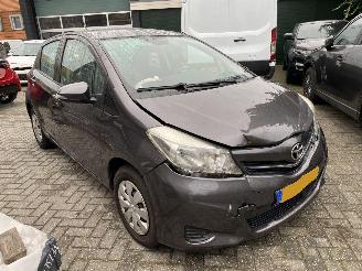 krockskadad bil auto Toyota Yaris Aspiration 1.0 VVT-I5Drs Navi Clima Camera 2012/8