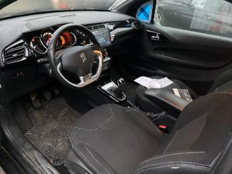 Citroën DS3 e-HDI 1.6 So Chic picture 23