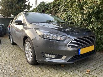 krockskadad bil auto Ford Focus 1.5 Automaat Kombi motor probleem 2016/3