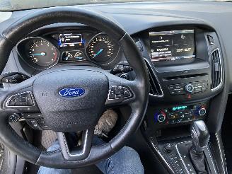 krockskadad bil auto Ford Focus 1.5 Automaat Kombi motor probleem 2016/3