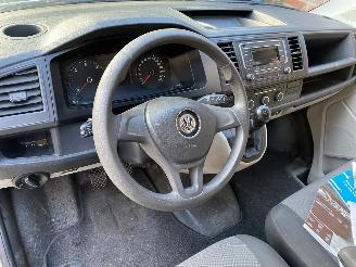 Volkswagen Transporter 2.0 TDi L2H1 Trentline 75KW 77DKM picture 10