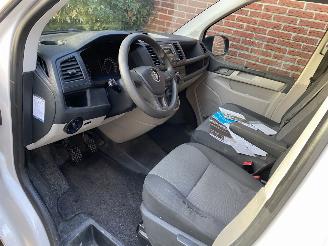 Volkswagen Transporter 2.0 TDi L2H1 Trentline 75KW 77DKM picture 15