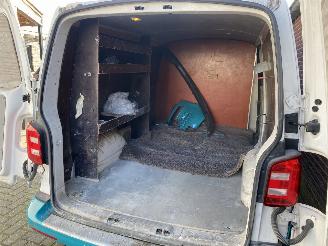 Volkswagen Transporter 2.0 TDi L2H1 Trentline 75KW 77DKM picture 39