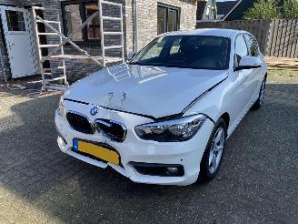 Voiture accidenté BMW 1-serie 118i 5drs Vaste Prijs 2016/1