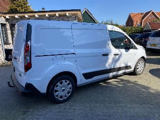 krockskadad bil bedrijf Ford Transit Connect L2. Trend 1.5 Eco-Blue 2024/6