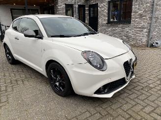 krockskadad bil auto Alfa Romeo MiTo 0.9 TwinAir Eco Super 71485km 2017/3