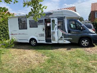 krockskadad bil camper Challenger  Challeger Mageo 118EB/119 Queensbed en hefbed 2014/1