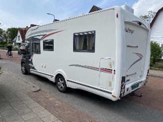 krockskadad bil camper Challenger  Challeger Mageo 118EB/119 Queensbed en hefbed 2014/1