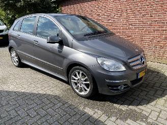 Mercedes B-klasse 180 Business Class bak en motor uitgevallen picture 18