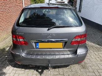 Mercedes B-klasse 180 Business Class bak en motor uitgevallen picture 34