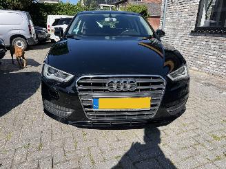 krockskadad bil auto Audi A3 Automaat SPORTBACK 1.2 TFSI Attraction 5drs 2014/4