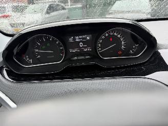 Peugeot 2008 Automaat 1.2 PureTech Blue Lion picture 3