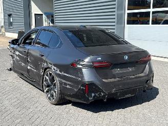 krockskadad bil auto BMW 5-serie BMW I5 M60 442 KW (601 PK) xDrive 84 kWh panoramadak, carplay, 360 camera 2023/10