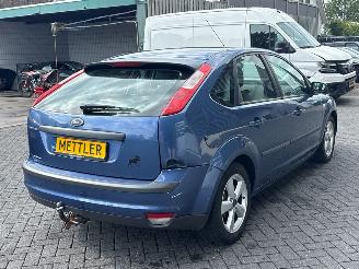 Ford Focus 1.6 16V Hatchback  Benzine 1.596cc 74kW (101pk) FWD airco picture 5