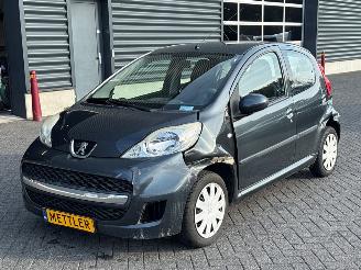 Peugeot 107 1.0 12V Hatchback  Benzine 998cc 50kW (68pk) FWD picture 1