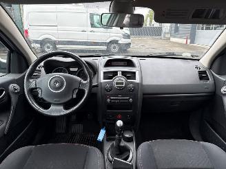 Renault Mégane 2.0 16V Combi/o 4Dr Benzine 1.998cc 99kW (135pk) FWD picture 11