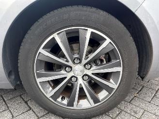 Peugeot 308 1.2 12V e-THP PureTech 130 Combi/o 4Dr Benzine 1.199cc 96kW (131pk) FWD picture 22