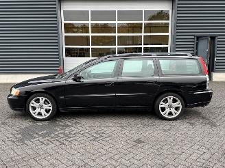 Volvo V-70 2.4 20V 170 Combi/o  Benzine 2.435cc 125kW (170pk) FWD picture 2