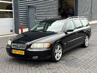 damaged passenger cars Volvo V-70 2.4 20V 170 Combi/o  Benzine 2.435cc 125kW (170pk) FWD 2005/6