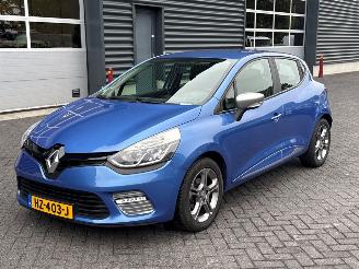 damaged passenger cars Renault Clio 0.9 Energy TCE 90 12V Hatchback 4Dr Benzine 898cc 66kW (90pk) FWD 2016/1