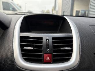 Peugeot 206+ 1.4 XS Hatchback  Benzine 1.360cc 54kW (73pk) FWD picture 15
