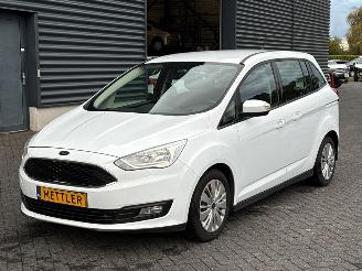 Unfallwagen Ford Grand C-Max 1.5 TDCi 95 16V MPV  Diesel 1.499cc 70kW (95pk) FWD 2015- 2017/9